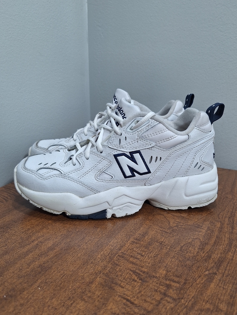 New Balance NB 608 Cross Training Cushion Shoes White/Navy Blue Leather Womens 7